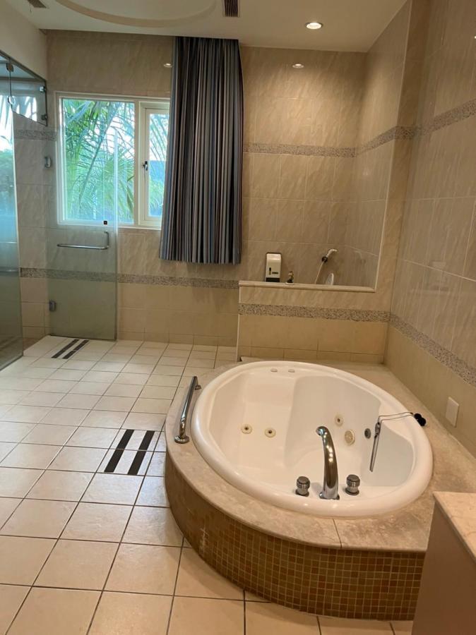 Lisa Motel 高雄市 エクステリア 写真