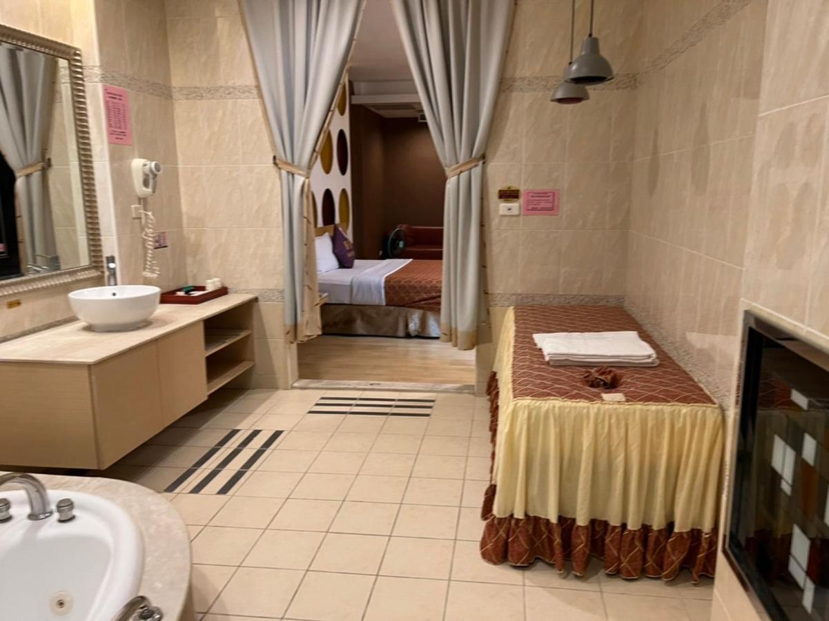 Lisa Motel 高雄市 エクステリア 写真